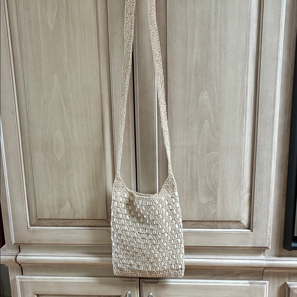 Frankie and Johnnie crossbody Tan Woven Shoulder Bag - Picture 1 of 5